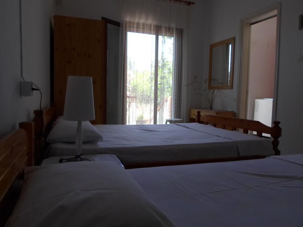 Bozelia Apartments Toroni Bilik gambar