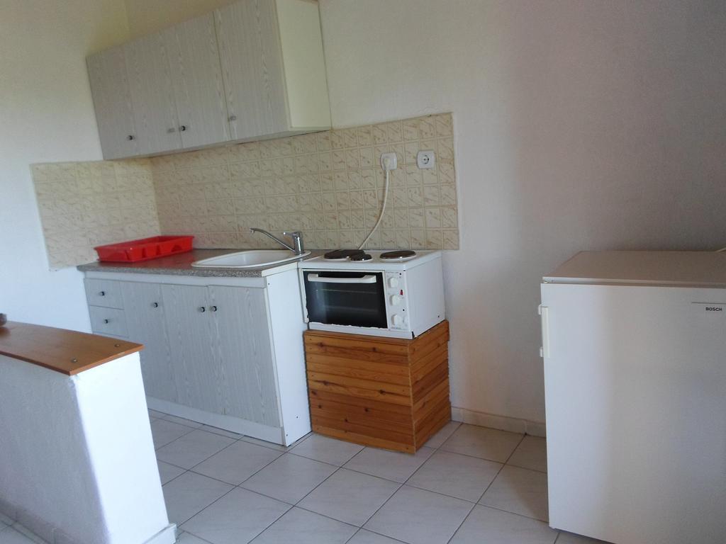 Bozelia Apartments Toroni Bilik gambar